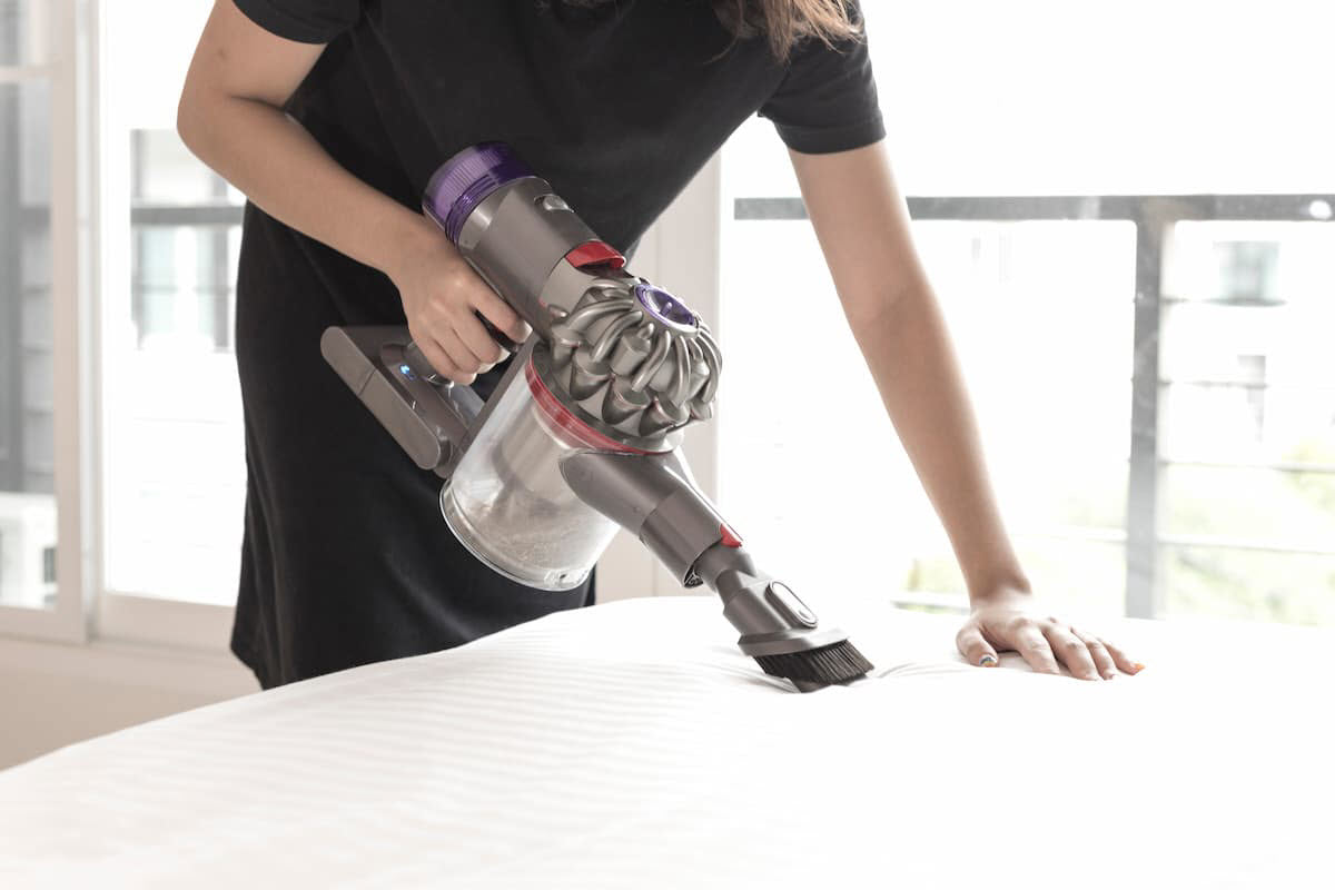 How to Clean a Mattress in 4 Easy Steps